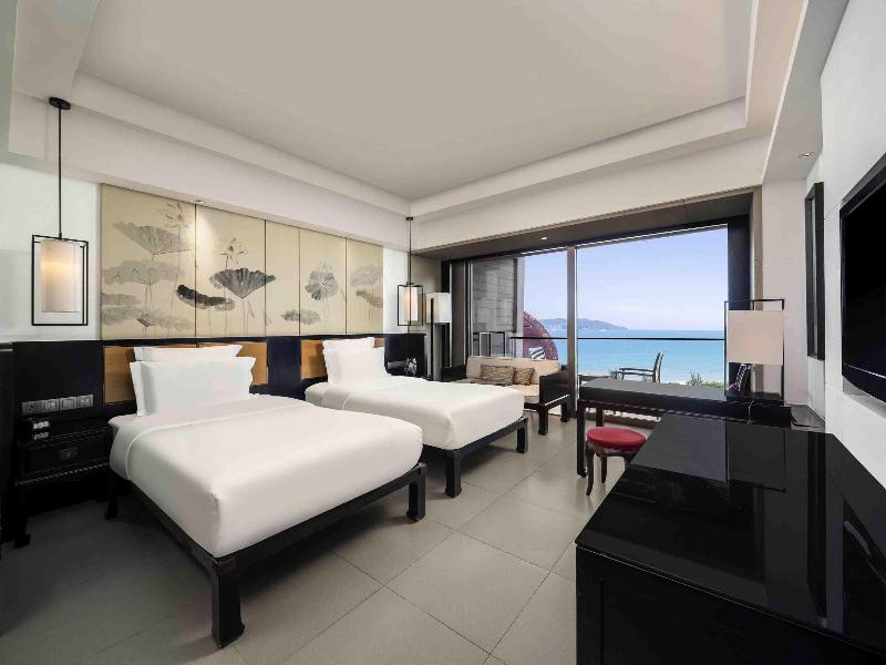 Pullman Oceanview Sanya Bay Resort & Spa image