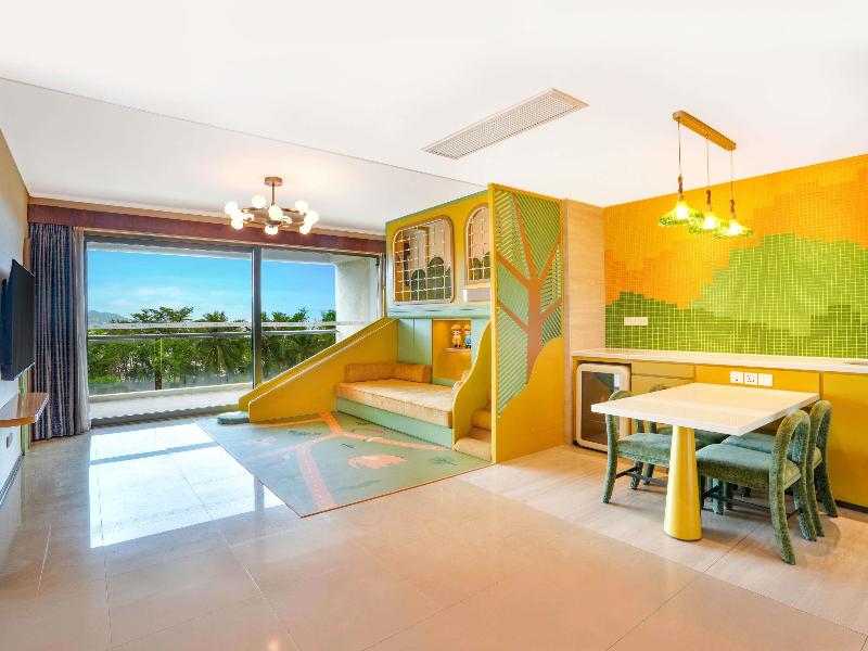 Pullman Oceanview Sanya Bay Resort & Spa image
