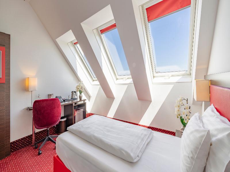 PLAZA INN Amedia Wien image