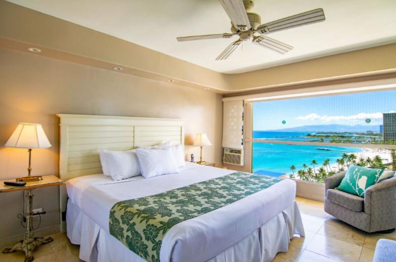 Waikiki Shore by Outrigger