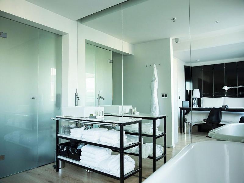Hotel 101 image