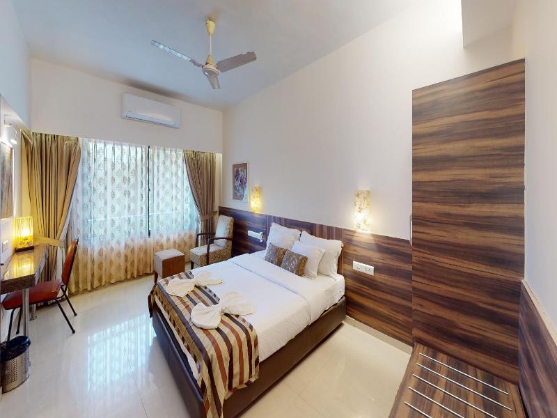 Hotel Park Plaza image