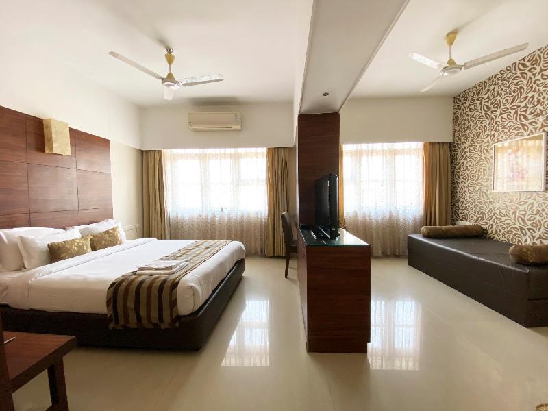 Hotel Park Plaza image