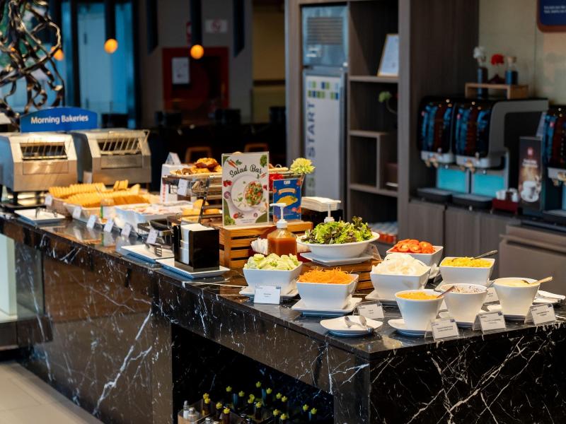 Holiday Inn Express Bangkok Siam image