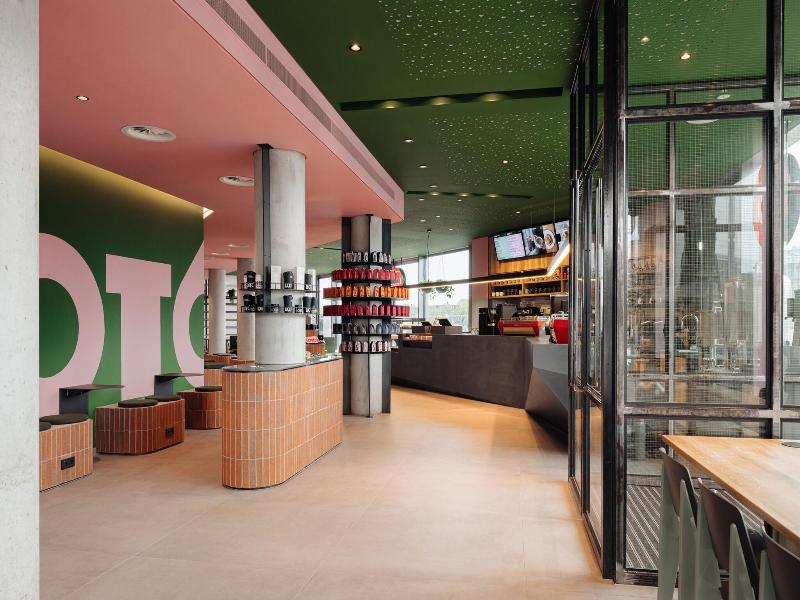 Doubletree By Hilton Amsterdam Centraal Station image