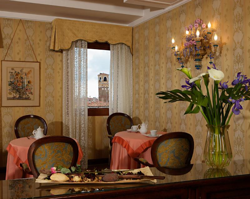 Palazzo Bembo ( Canal View Rooms ) Hotel