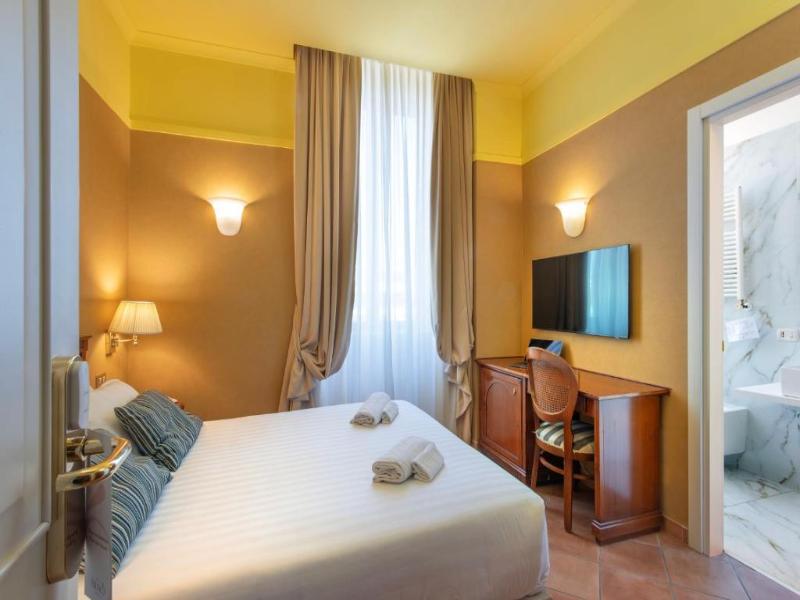 Hotel Nuvo image
