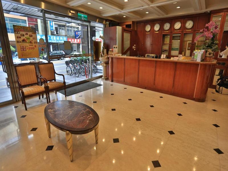 Cambridge Tainan Hotel image