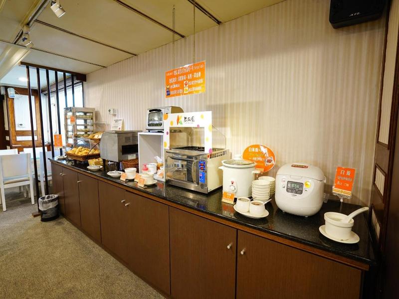 Cambridge Tainan Hotel image