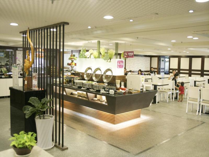 Cambridge Tainan Hotel image