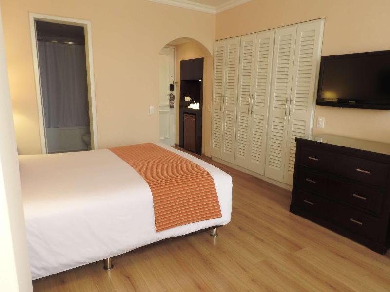 Mercure Alameda Quito image