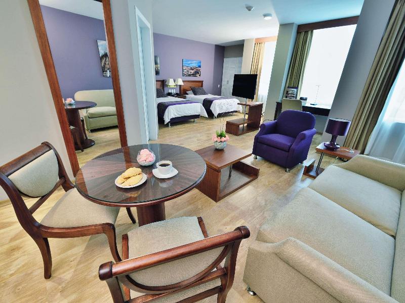 Mercure Alameda Quito image