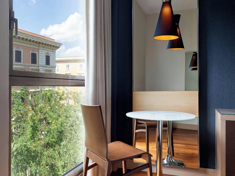 Le Meridien Visconti Rome image