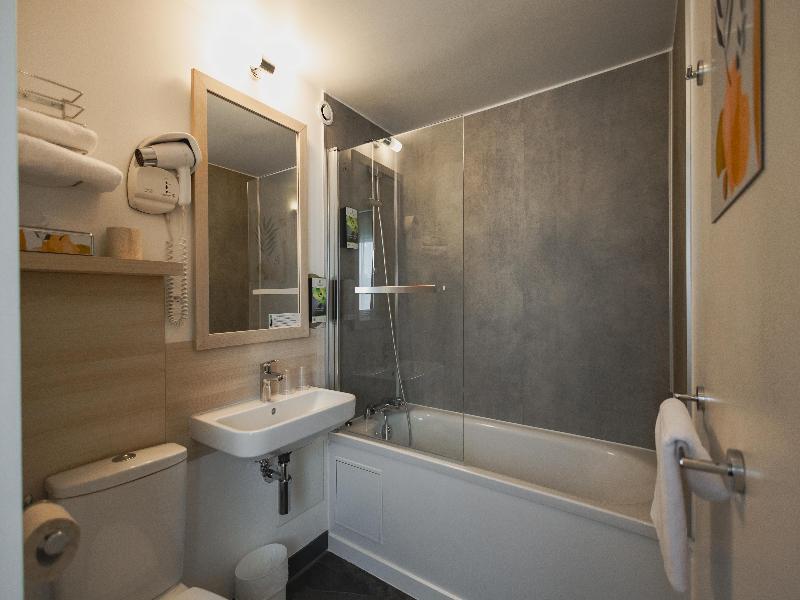 Sure Hotel by Best Western Nantes Saint-Herblain image