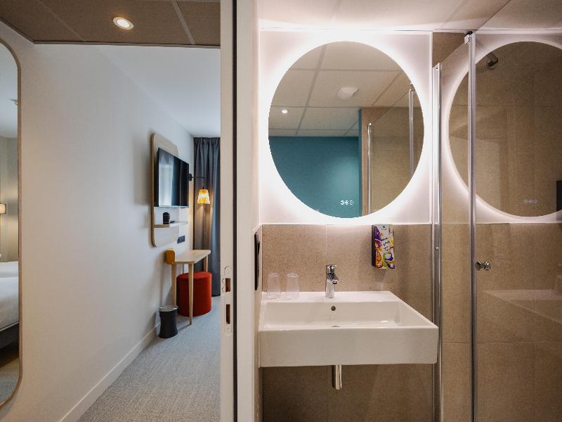 Sure Hotel by Best Western Nantes Saint-Herblain image