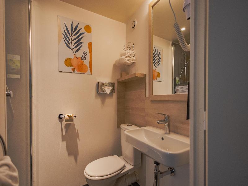Sure Hotel by Best Western Nantes Saint-Herblain image