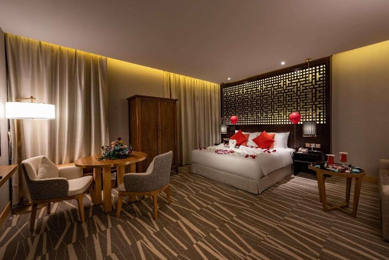 Ramada Hotel & Suites Al Qassim image 3