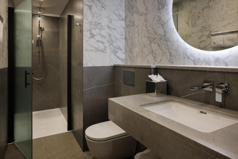 Doubletree By Hilton London - West End image