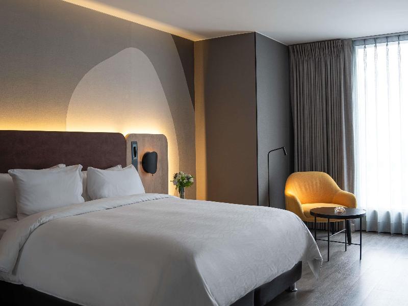 Pullman Lima San Isidro image