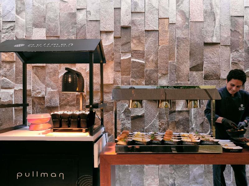 Pullman Lima San Isidro image