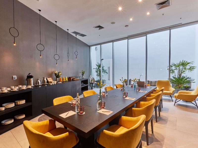 Pullman Lima San Isidro image