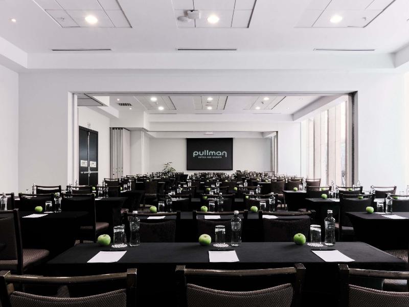 Pullman Lima San Isidro image