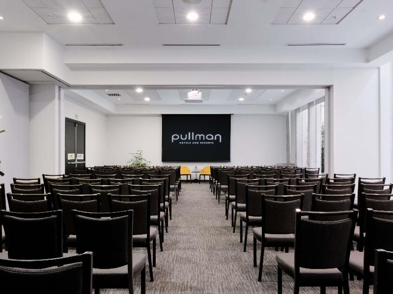 Pullman Lima San Isidro image
