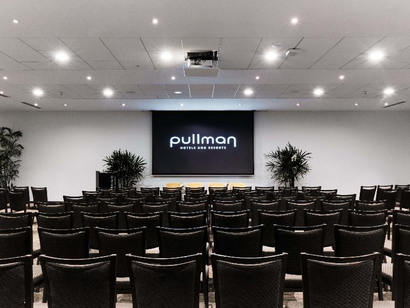 Pullman Lima San Isidro image