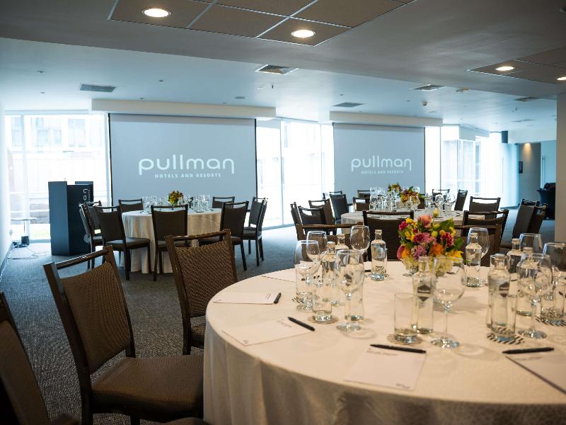 Pullman Lima San Isidro image