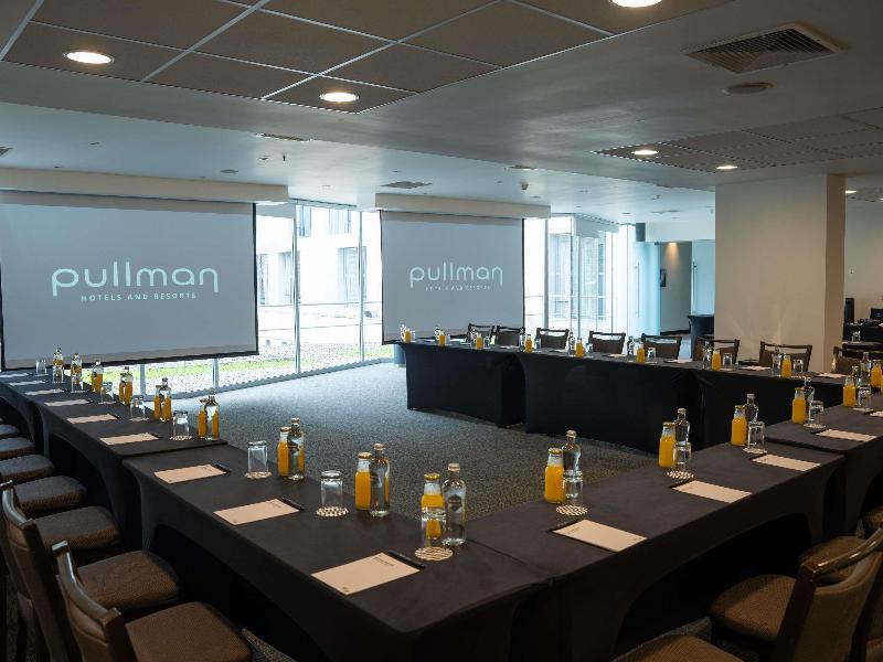 Pullman Lima San Isidro image