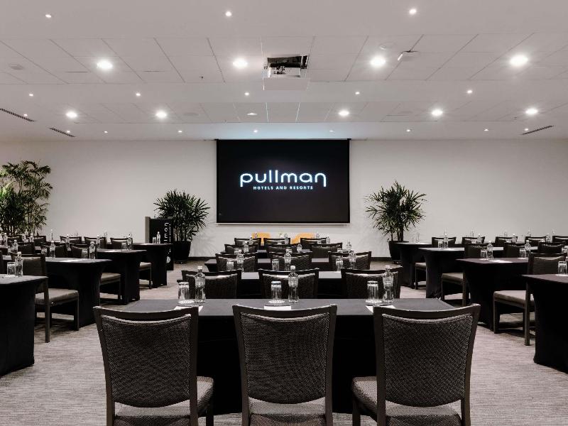 Pullman Lima San Isidro image