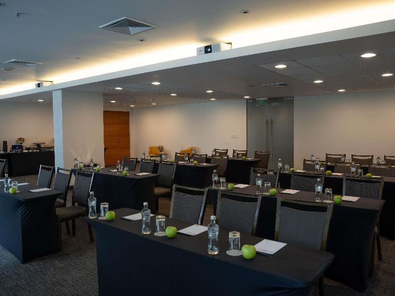 Pullman Lima San Isidro image