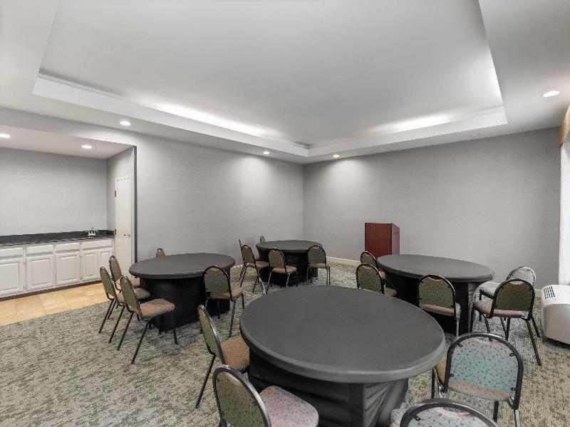 Wingate By Wyndham Greensboro/Coliseum image
