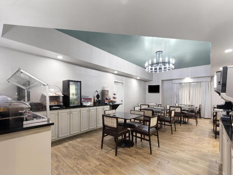 Wingate By Wyndham Greensboro/Coliseum image
