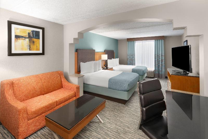 Wingate By Wyndham Greensboro/Coliseum image