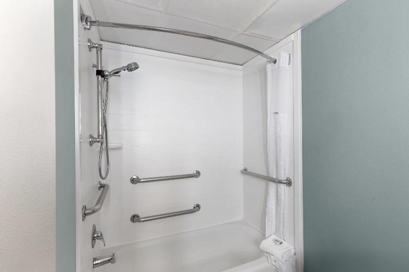 Wingate By Wyndham Greensboro/Coliseum image