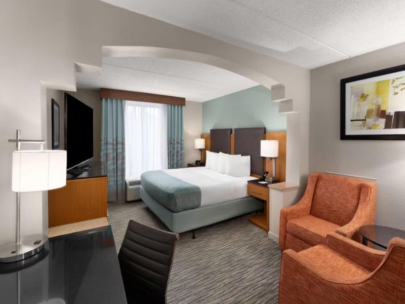 Wingate By Wyndham Greensboro/Coliseum image