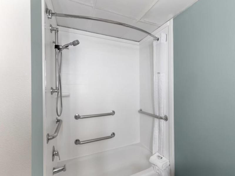 Wingate By Wyndham Greensboro/Coliseum image