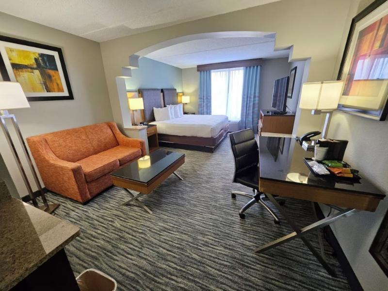 Wingate By Wyndham Greensboro/Coliseum image