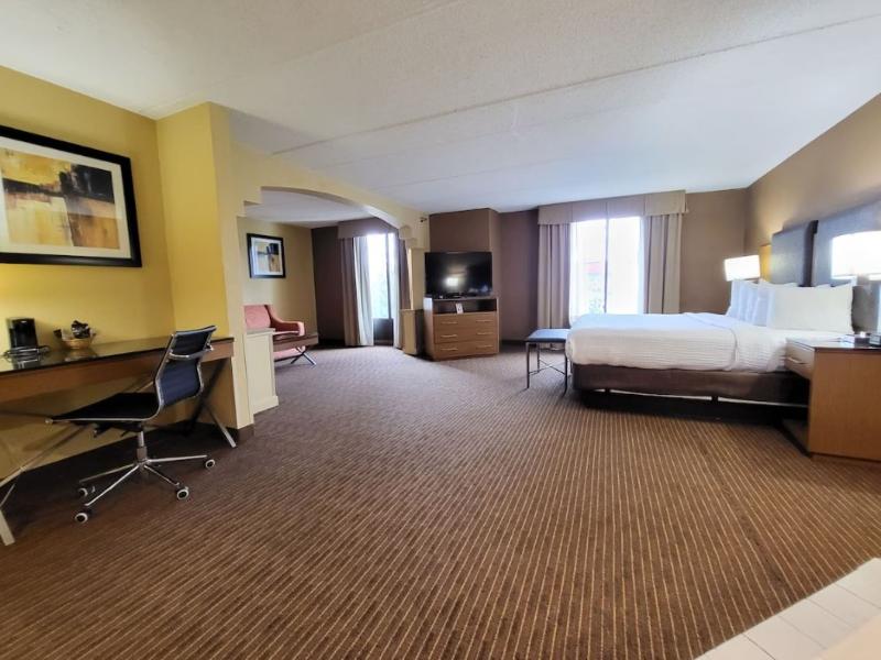 Wingate By Wyndham Greensboro/Coliseum image