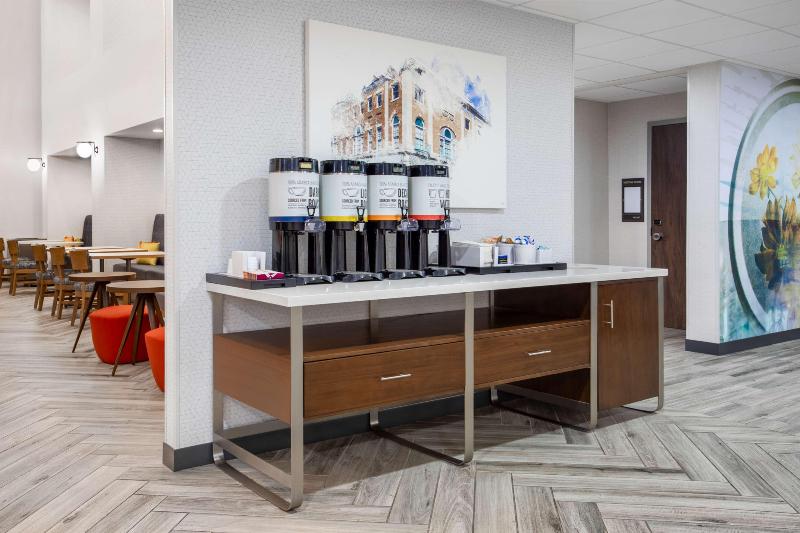 Hampton Inn & Suites Muncie image