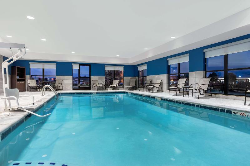 Hampton Inn & Suites Muncie image