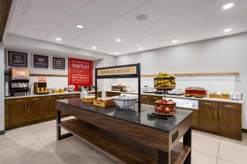 Hampton Inn & Suites Muncie image
