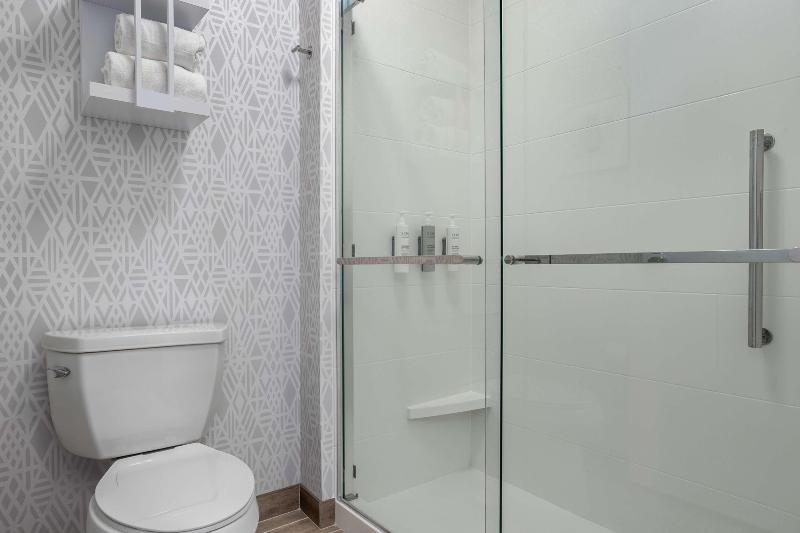 Hampton Inn & Suites Muncie image