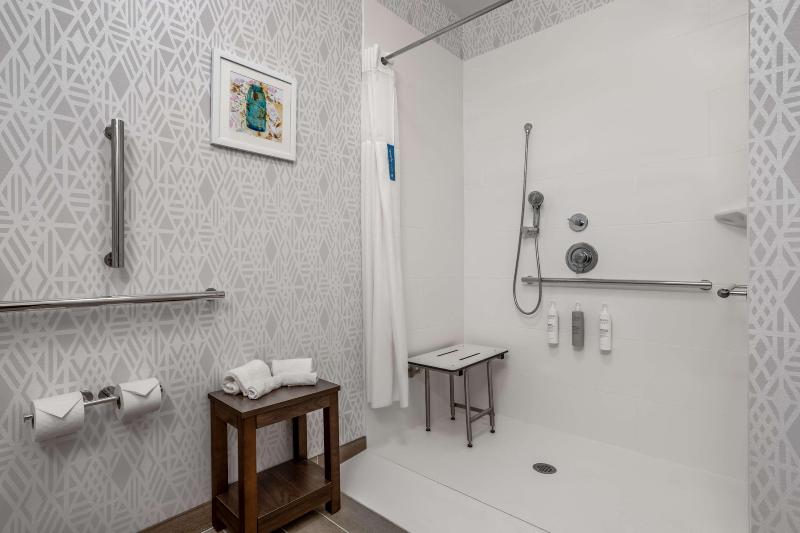 Hampton Inn & Suites Muncie image