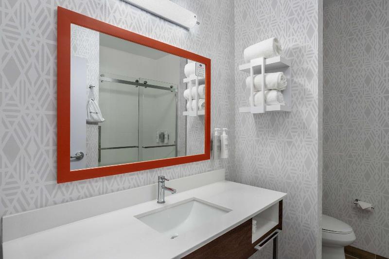 Hampton Inn & Suites Muncie image