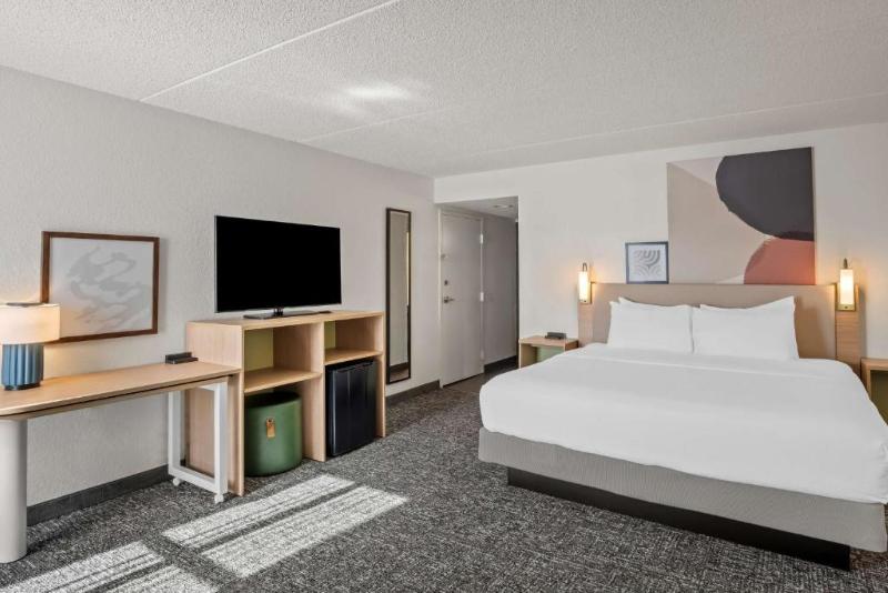 Spark By Hilton Stevensville image