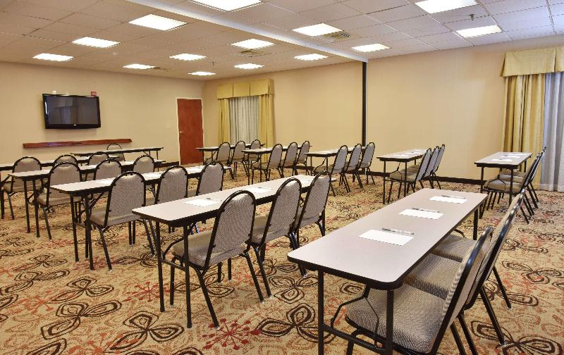 Hampton Inn Selma image