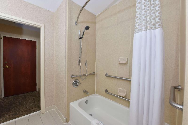 Hampton Inn Selma image