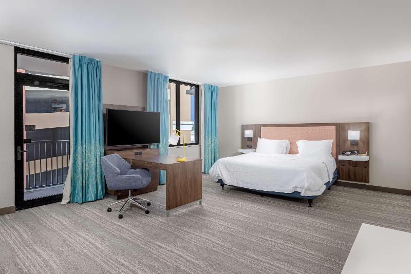 Hampton Inn & Suites Orange Beach/Gulf Front image